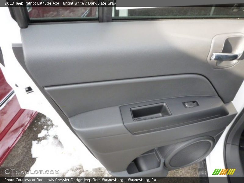 Bright White / Dark Slate Gray 2013 Jeep Patriot Latitude 4x4