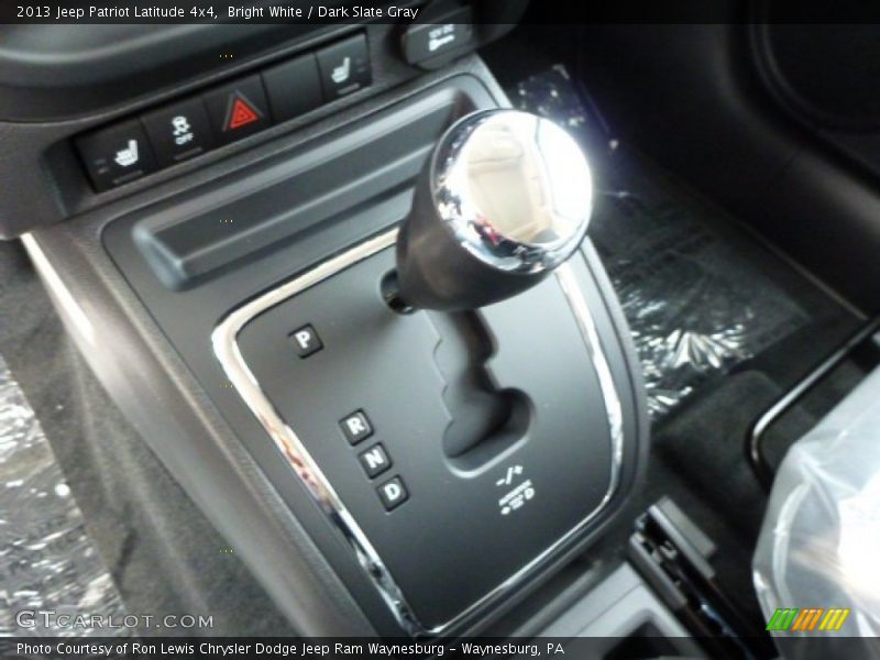 Bright White / Dark Slate Gray 2013 Jeep Patriot Latitude 4x4