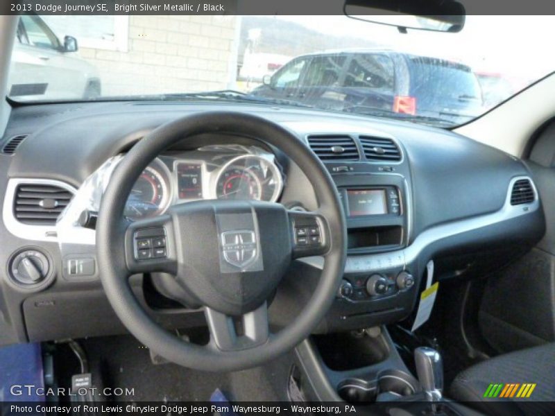 Bright Silver Metallic / Black 2013 Dodge Journey SE