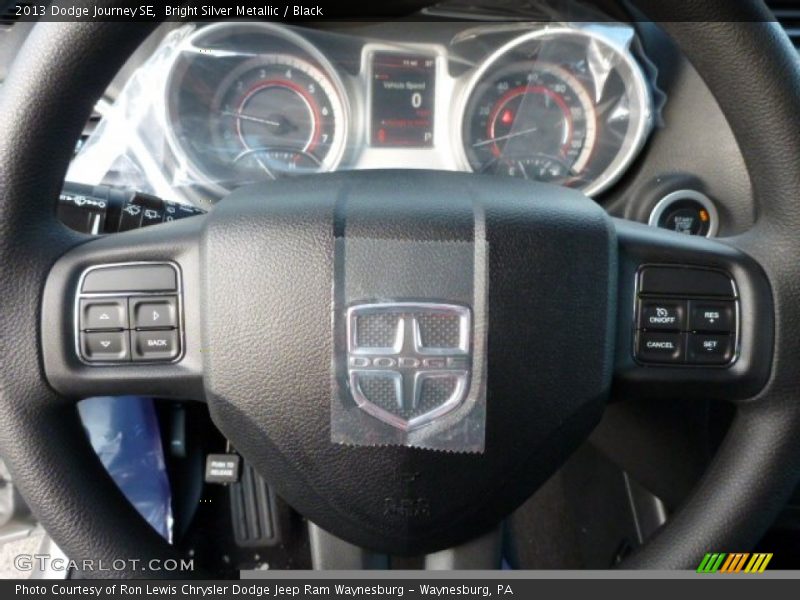 Bright Silver Metallic / Black 2013 Dodge Journey SE