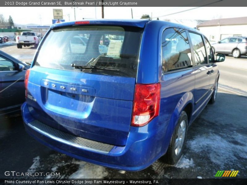 Blue Streak Pearl / Black/Light Graystone 2013 Dodge Grand Caravan SE