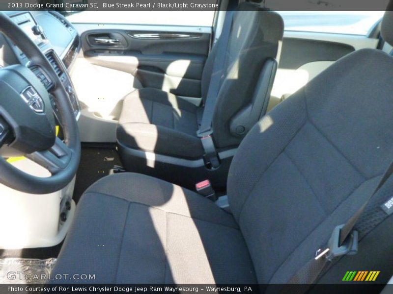 Blue Streak Pearl / Black/Light Graystone 2013 Dodge Grand Caravan SE