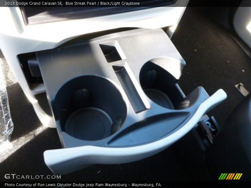 Blue Streak Pearl / Black/Light Graystone 2013 Dodge Grand Caravan SE