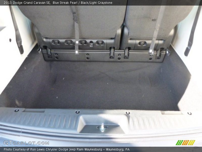 Blue Streak Pearl / Black/Light Graystone 2013 Dodge Grand Caravan SE