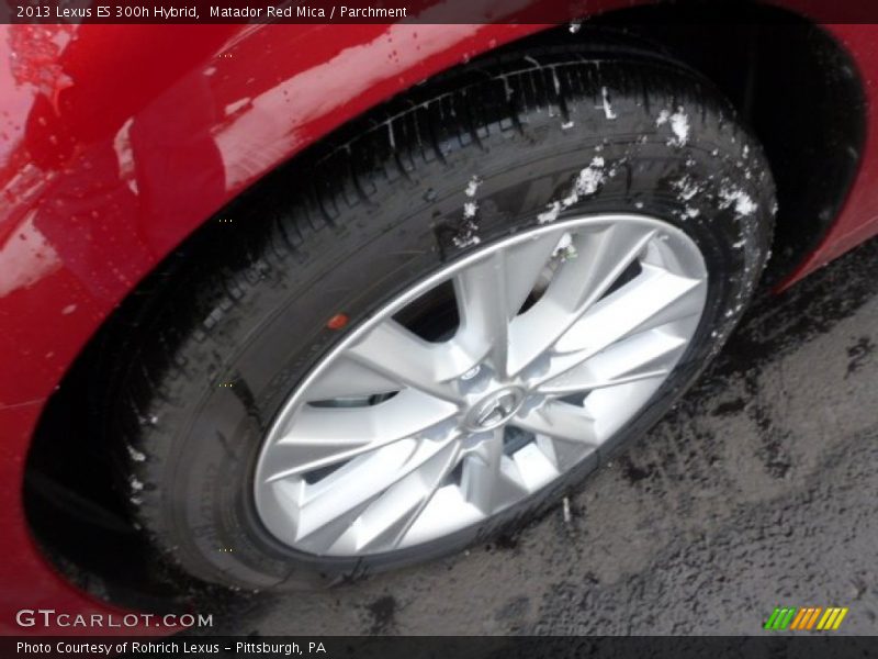 Matador Red Mica / Parchment 2013 Lexus ES 300h Hybrid