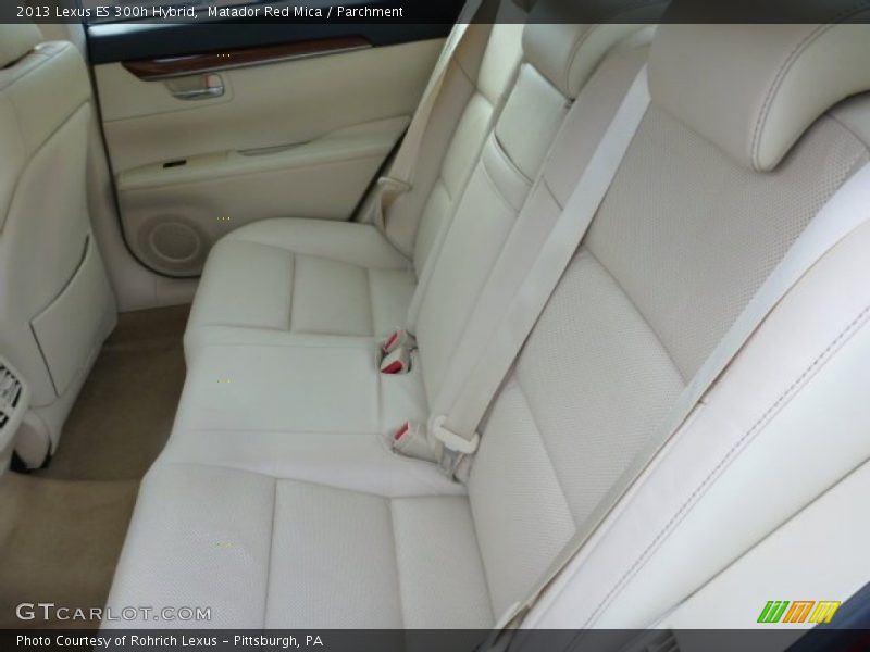 Matador Red Mica / Parchment 2013 Lexus ES 300h Hybrid