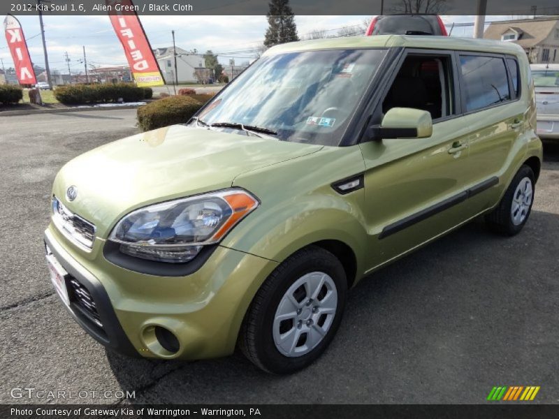 Alien Green / Black Cloth 2012 Kia Soul 1.6