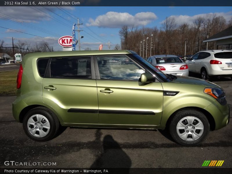 Alien Green / Black Cloth 2012 Kia Soul 1.6