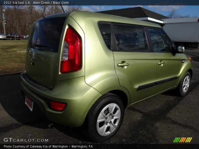 Alien Green / Black Cloth 2012 Kia Soul 1.6