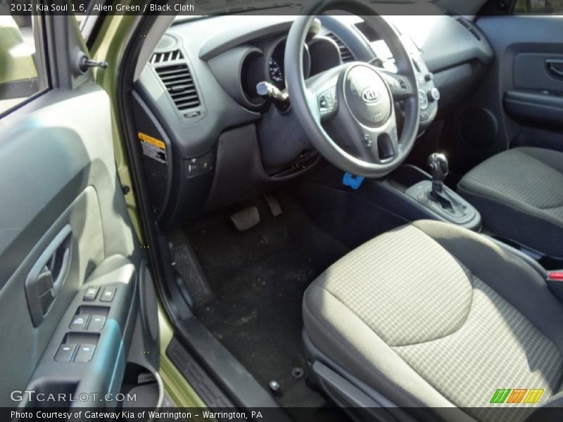 Alien Green / Black Cloth 2012 Kia Soul 1.6