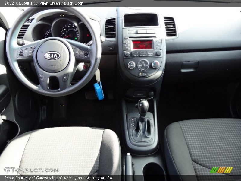 Alien Green / Black Cloth 2012 Kia Soul 1.6