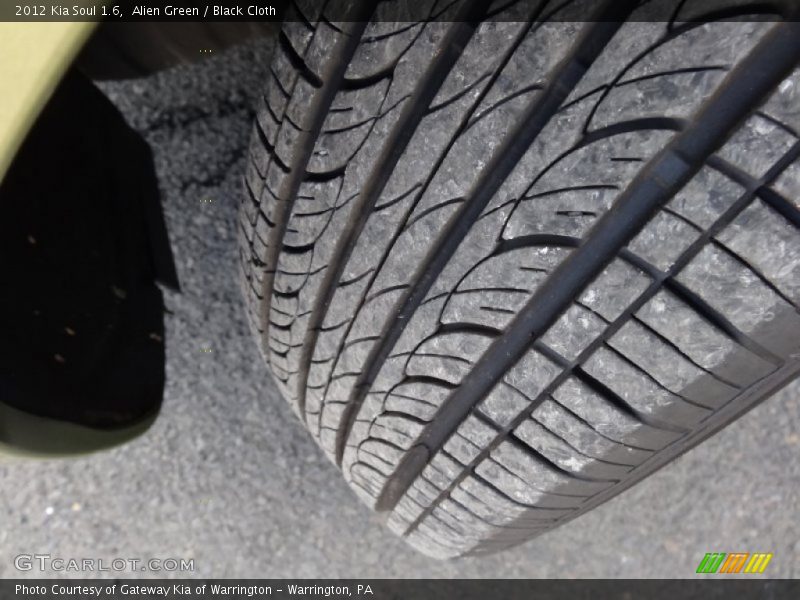 Alien Green / Black Cloth 2012 Kia Soul 1.6