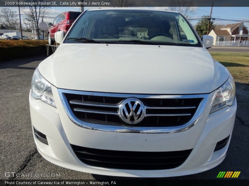 Calla Lilly White / Aero Grey 2009 Volkswagen Routan SE