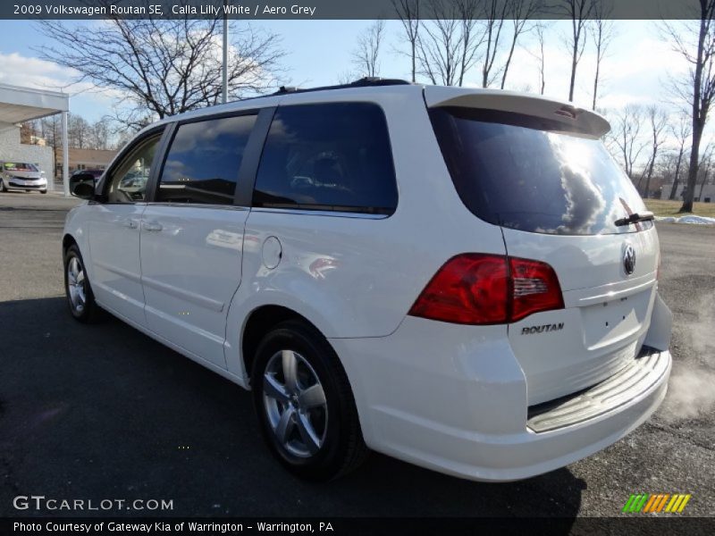 Calla Lilly White / Aero Grey 2009 Volkswagen Routan SE