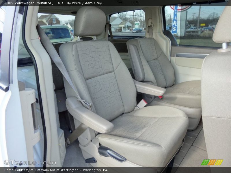 Calla Lilly White / Aero Grey 2009 Volkswagen Routan SE