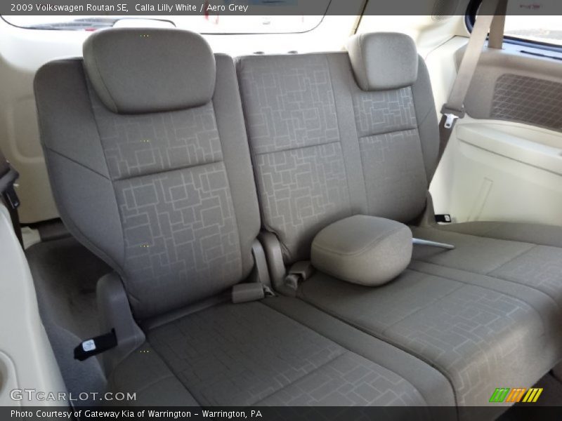 Calla Lilly White / Aero Grey 2009 Volkswagen Routan SE