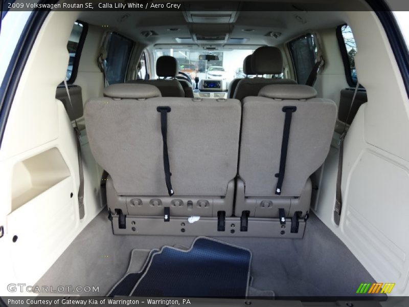 Calla Lilly White / Aero Grey 2009 Volkswagen Routan SE