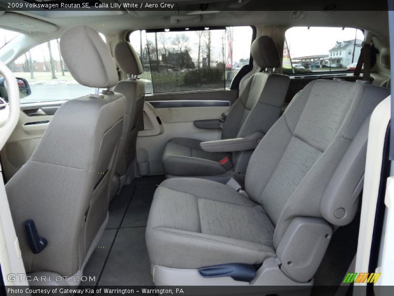 Calla Lilly White / Aero Grey 2009 Volkswagen Routan SE