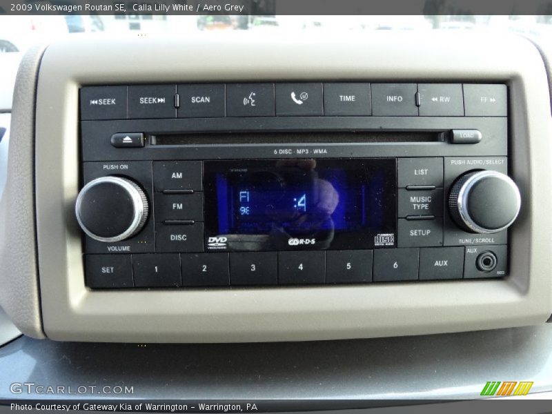 Calla Lilly White / Aero Grey 2009 Volkswagen Routan SE