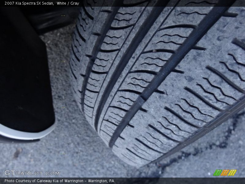 White / Gray 2007 Kia Spectra SX Sedan