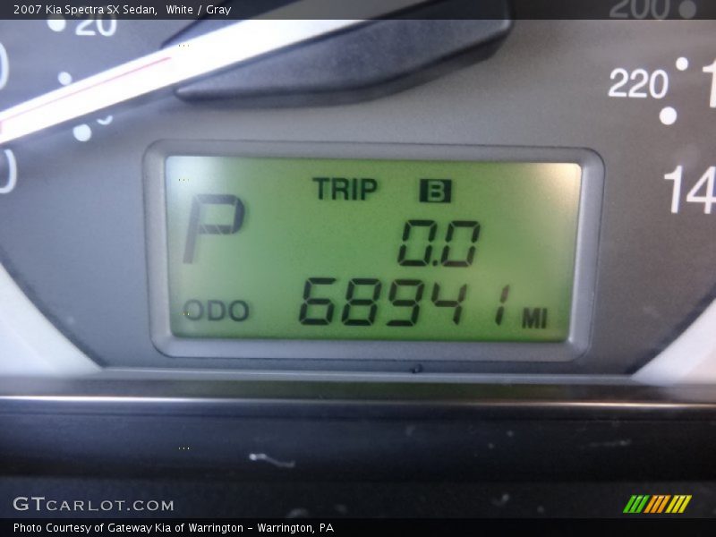 White / Gray 2007 Kia Spectra SX Sedan