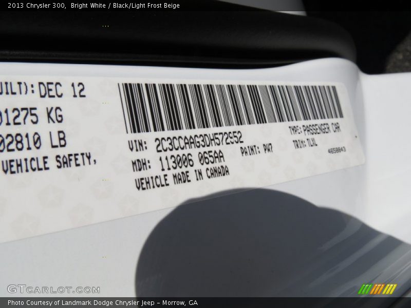 Bright White / Black/Light Frost Beige 2013 Chrysler 300