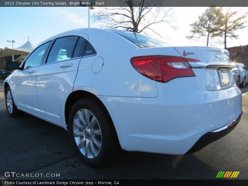 Bright White / Black 2013 Chrysler 200 Touring Sedan