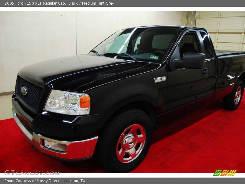 Black / Medium Flint Grey 2005 Ford F150 XLT Regular Cab