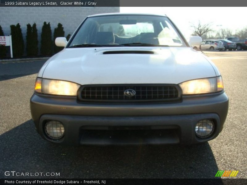 Glacier White / Gray 1999 Subaru Legacy L Sedan