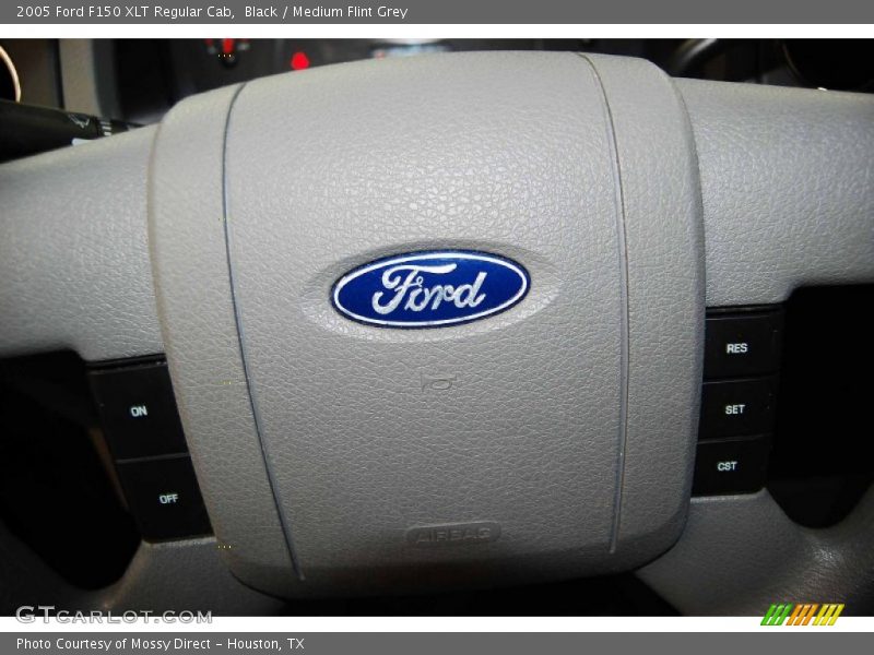 Black / Medium Flint Grey 2005 Ford F150 XLT Regular Cab