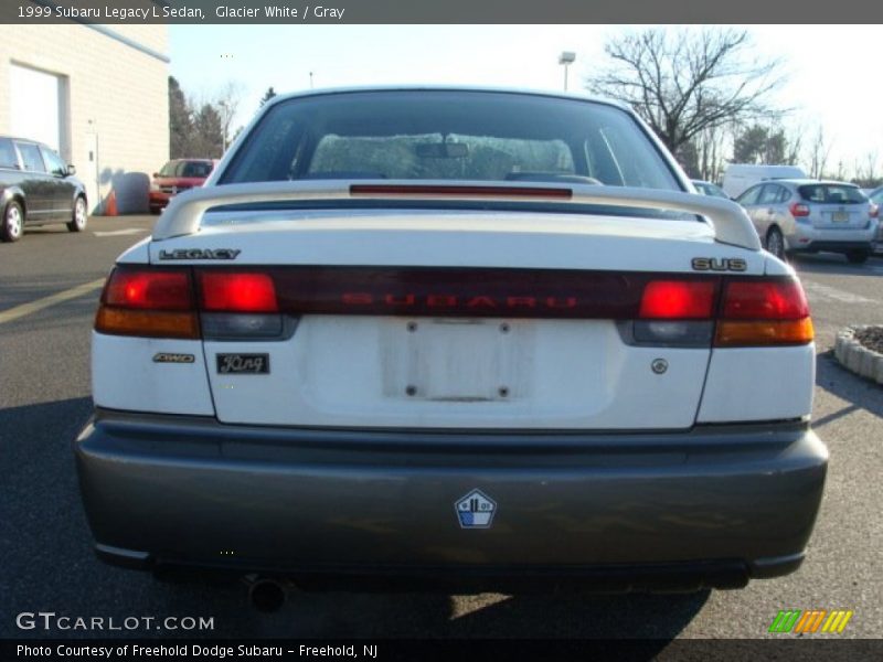 Glacier White / Gray 1999 Subaru Legacy L Sedan