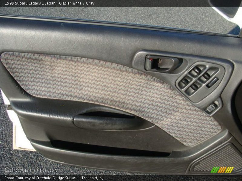 Glacier White / Gray 1999 Subaru Legacy L Sedan