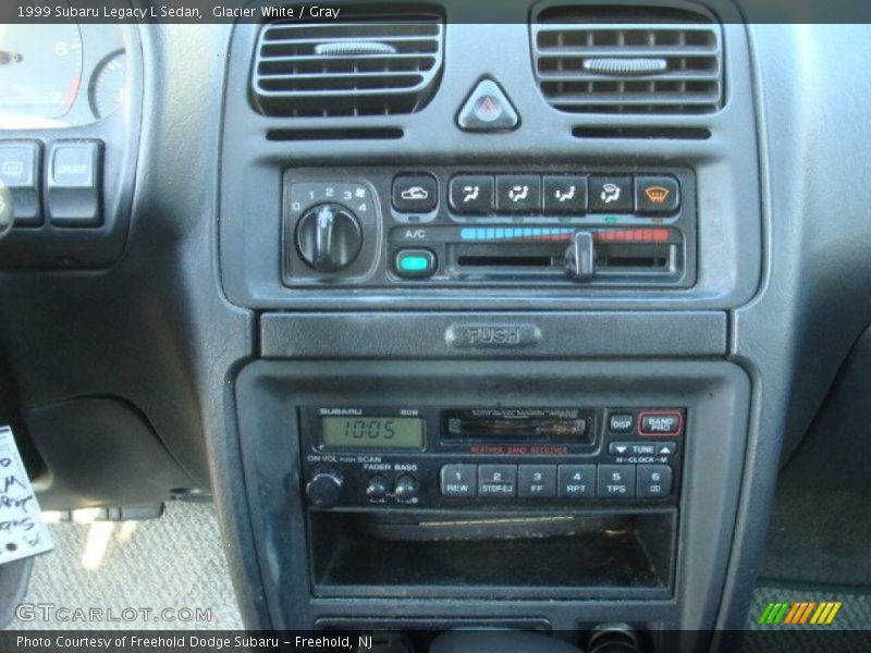 Glacier White / Gray 1999 Subaru Legacy L Sedan