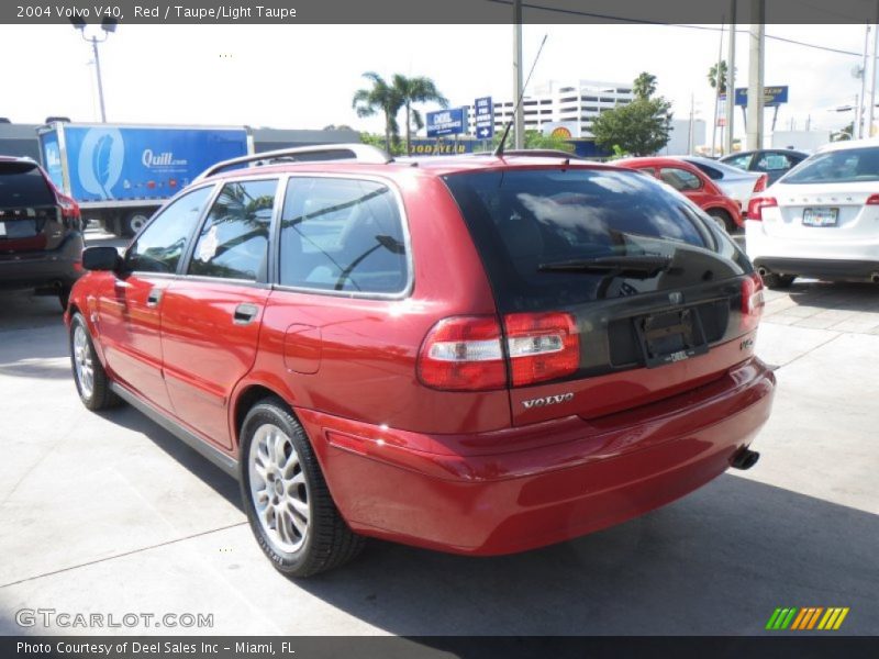 Red / Taupe/Light Taupe 2004 Volvo V40