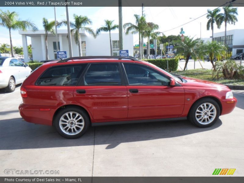 Red / Taupe/Light Taupe 2004 Volvo V40