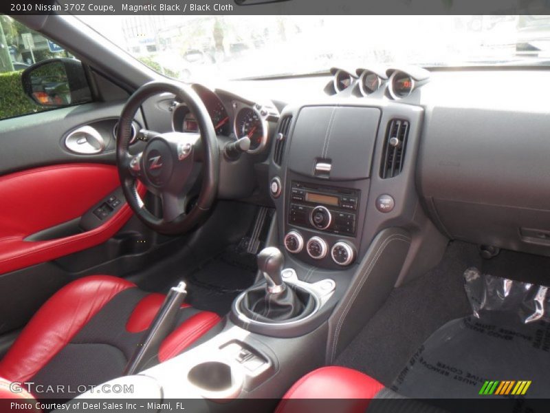 Magnetic Black / Black Cloth 2010 Nissan 370Z Coupe
