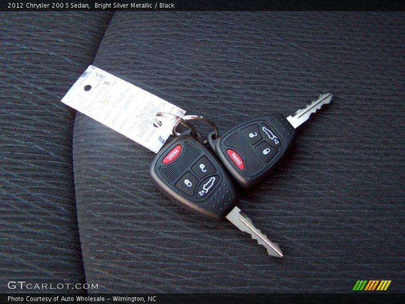 Bright Silver Metallic / Black 2012 Chrysler 200 S Sedan
