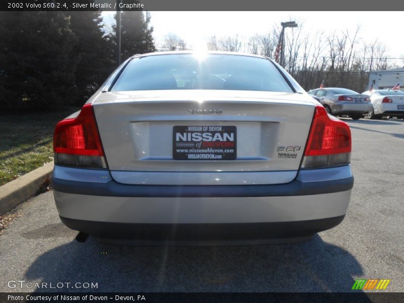 Silver Metallic / Graphite 2002 Volvo S60 2.4
