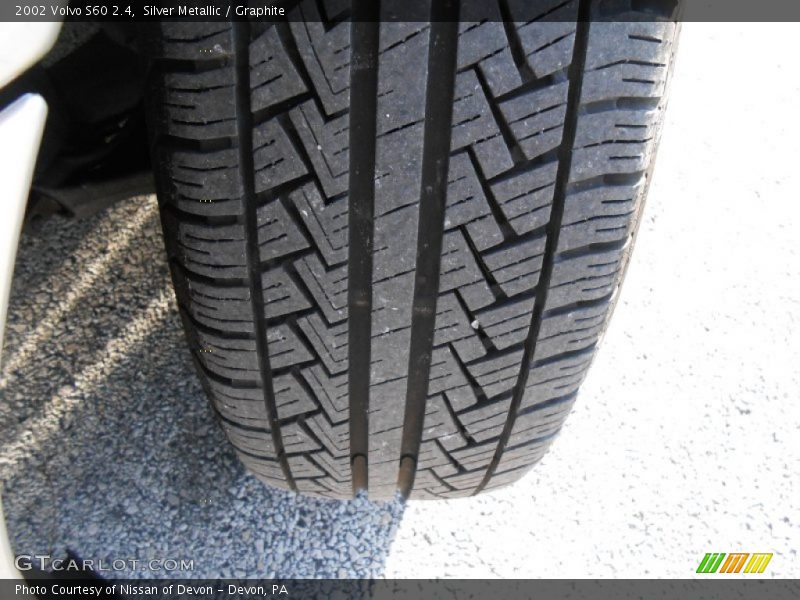 Silver Metallic / Graphite 2002 Volvo S60 2.4