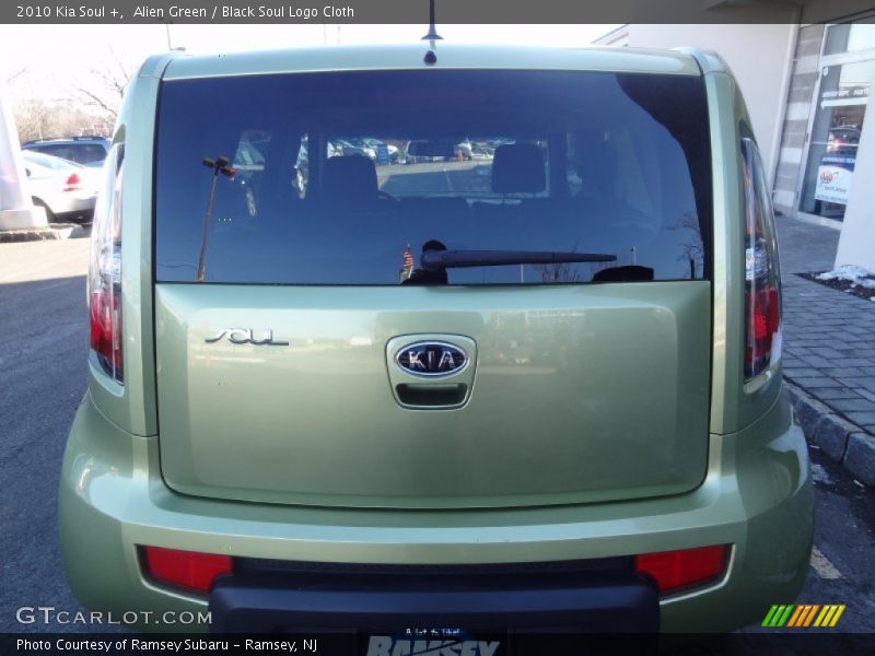 Alien Green / Black Soul Logo Cloth 2010 Kia Soul +