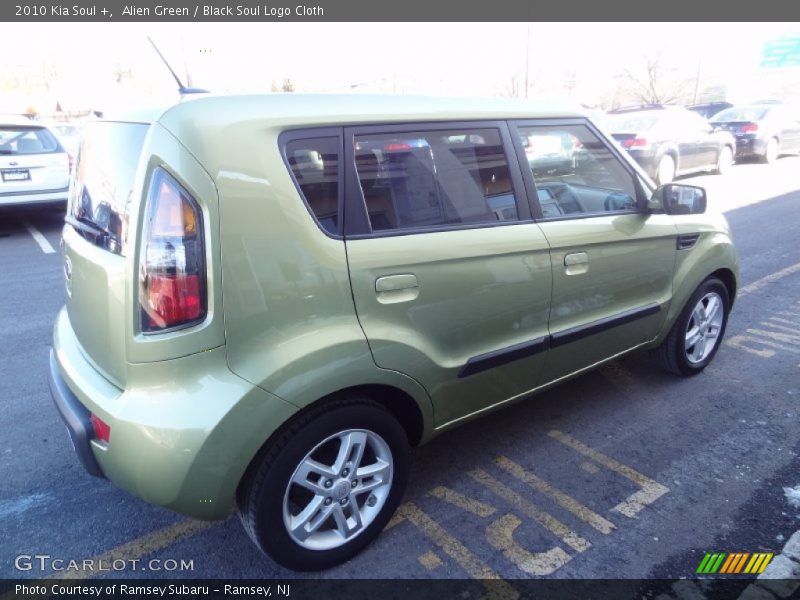Alien Green / Black Soul Logo Cloth 2010 Kia Soul +