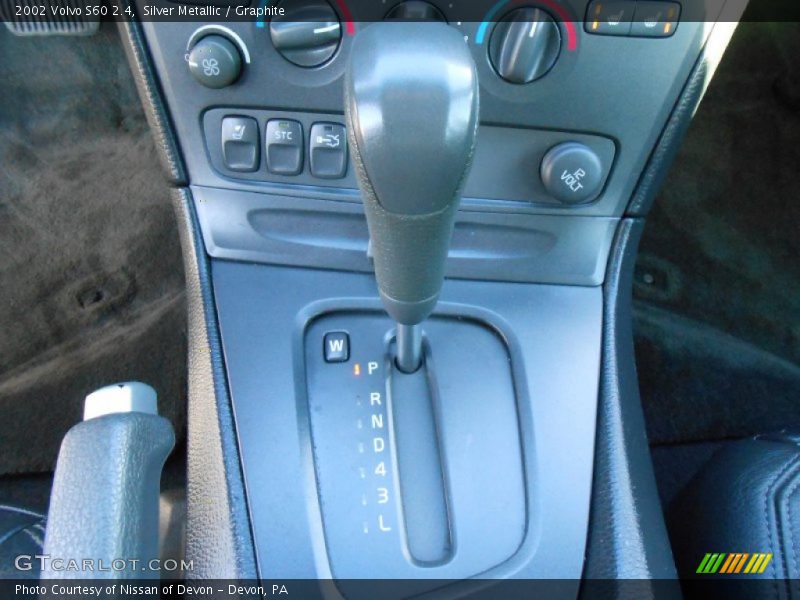 Silver Metallic / Graphite 2002 Volvo S60 2.4