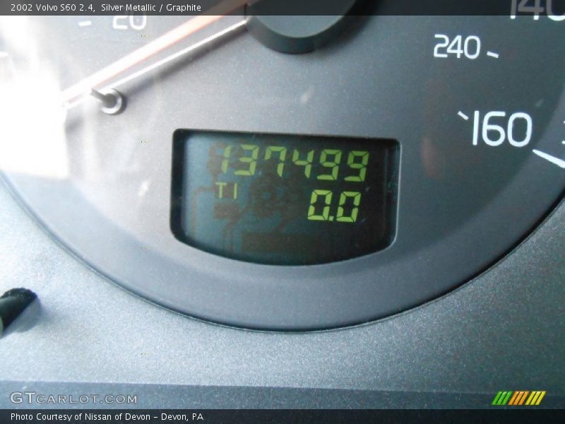 Silver Metallic / Graphite 2002 Volvo S60 2.4