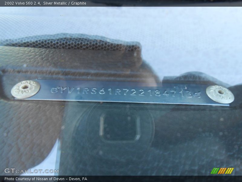 Silver Metallic / Graphite 2002 Volvo S60 2.4