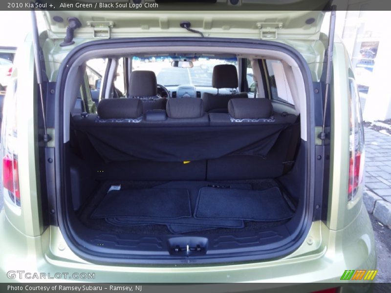 Alien Green / Black Soul Logo Cloth 2010 Kia Soul +