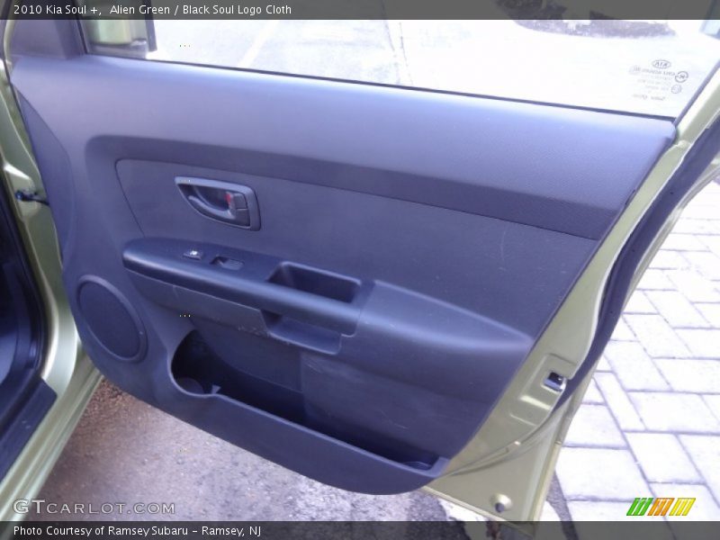 Alien Green / Black Soul Logo Cloth 2010 Kia Soul +