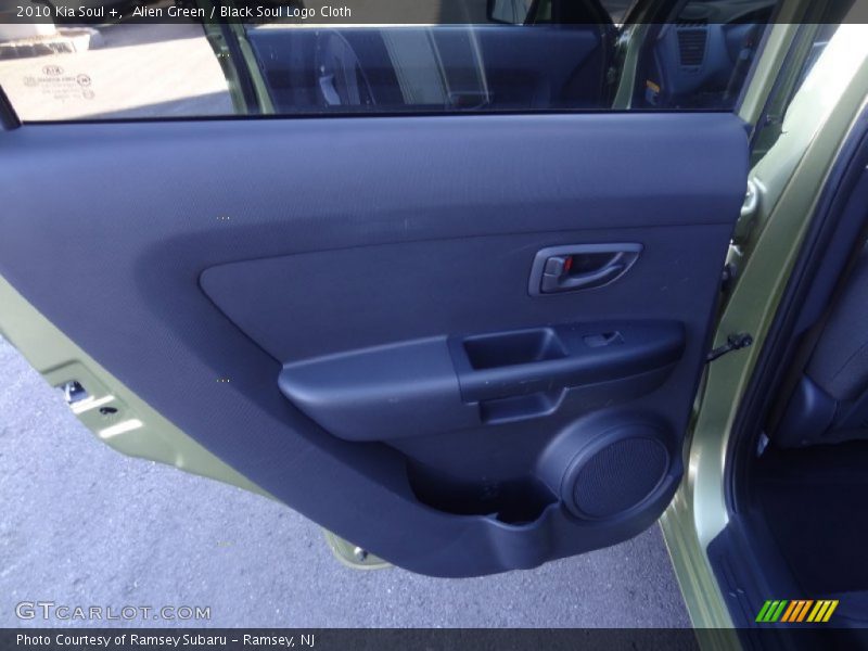 Alien Green / Black Soul Logo Cloth 2010 Kia Soul +