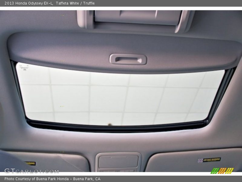 Taffeta White / Truffle 2013 Honda Odyssey EX-L