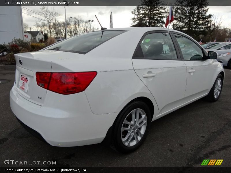 Snow White Pearl / Black 2012 Kia Forte EX