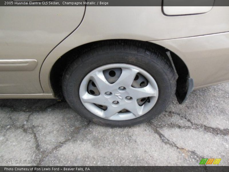 Champagne Metallic / Beige 2005 Hyundai Elantra GLS Sedan